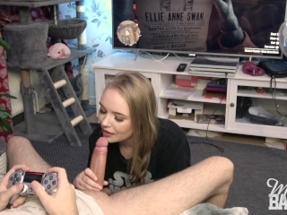 He tries to play RDR2 while she plays with his cock!