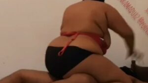 Sri lankan SINHALA wife massage & get fucked by NEIGBHOR # මසාජ් කරන්න ඇවිත් ෆක් එකක් දැම්ම