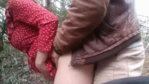 I went to pee in the forest and got hardcore fisting and creampie (Public fisting)